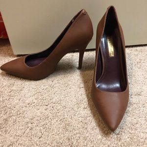 BCBG brown leather pumps size 6